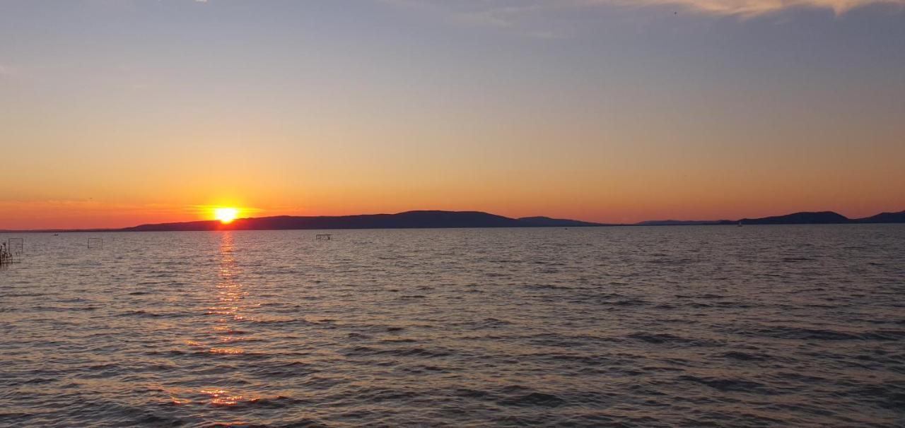 Topart Apartman I Balatonfenyves Luaran gambar