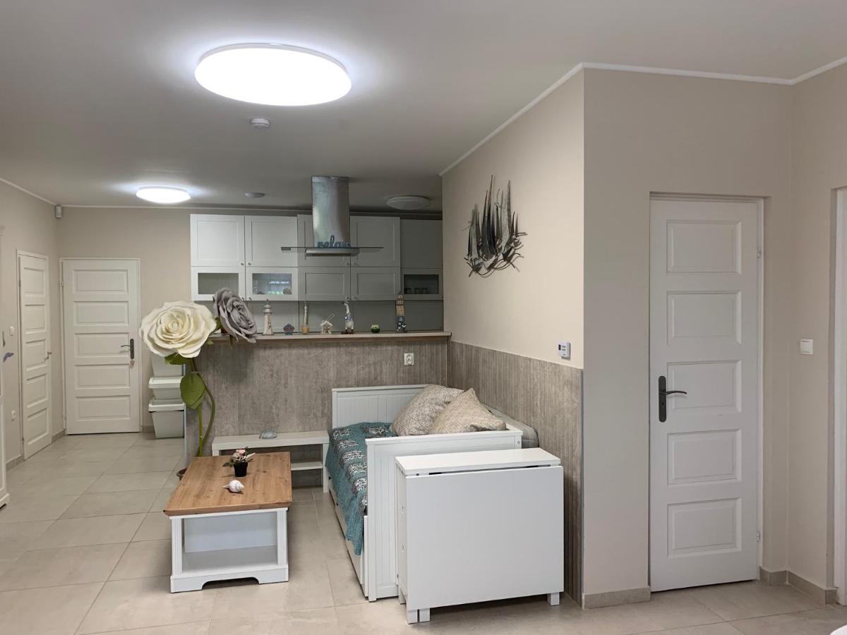 Topart Apartman I Balatonfenyves Luaran gambar