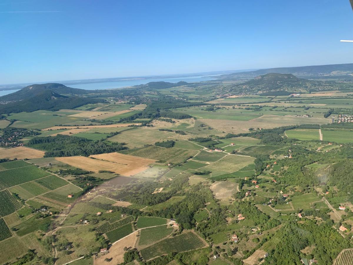 Topart Apartman I Balatonfenyves Luaran gambar