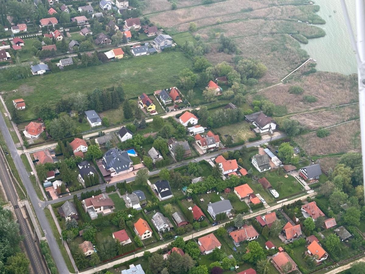 Topart Apartman I Balatonfenyves Luaran gambar