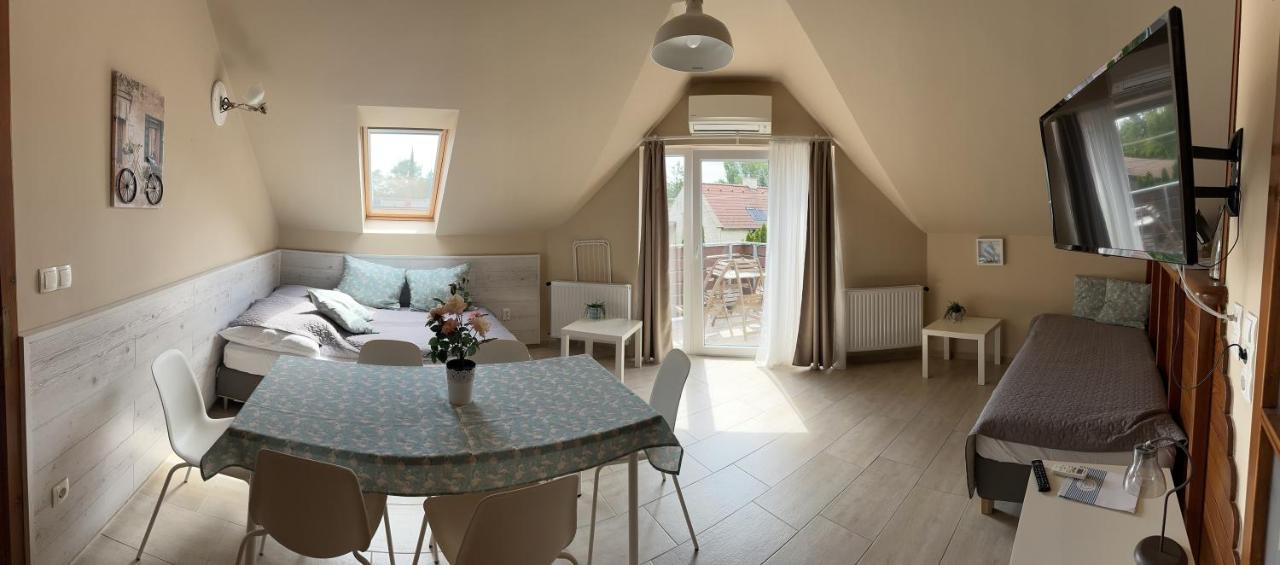 Topart Apartman I Balatonfenyves Luaran gambar